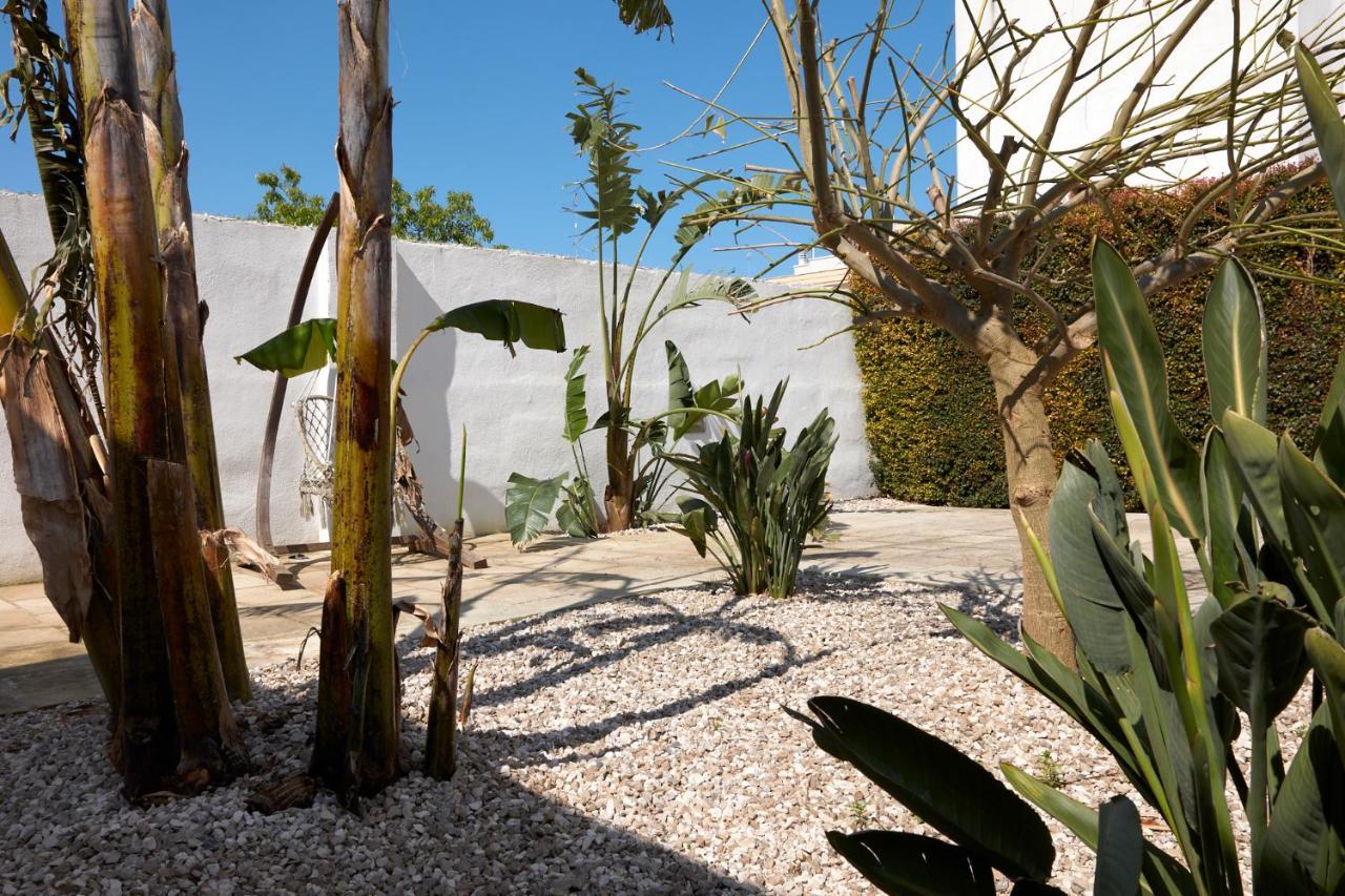 Отель Il Giardino Di Flora Con Piscina Лечче Экстерьер фото