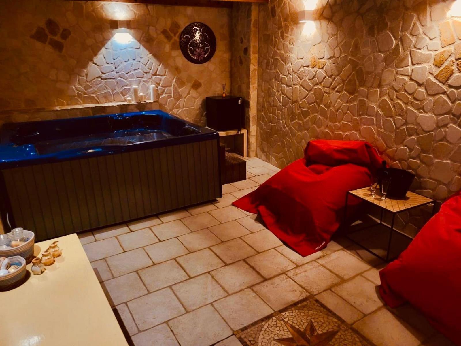 Отель Il Giardino Di Flora Con Piscina Лечче Экстерьер фото