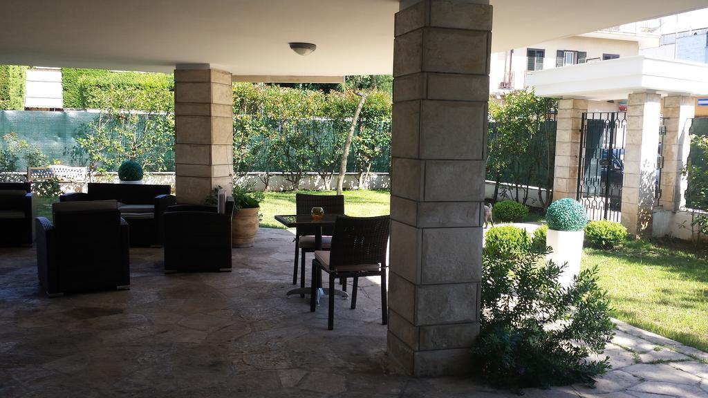 Отель Il Giardino Di Flora Con Piscina Лечче Экстерьер фото